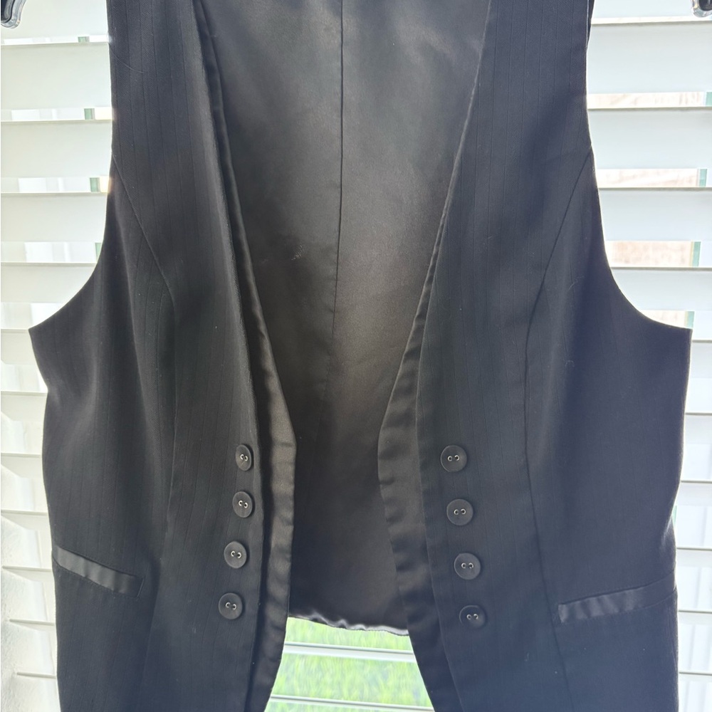 Black Buttoned Vest